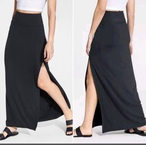 Athleta maxi skirt Black Slit Rouched Side Hogh Waist Medium
